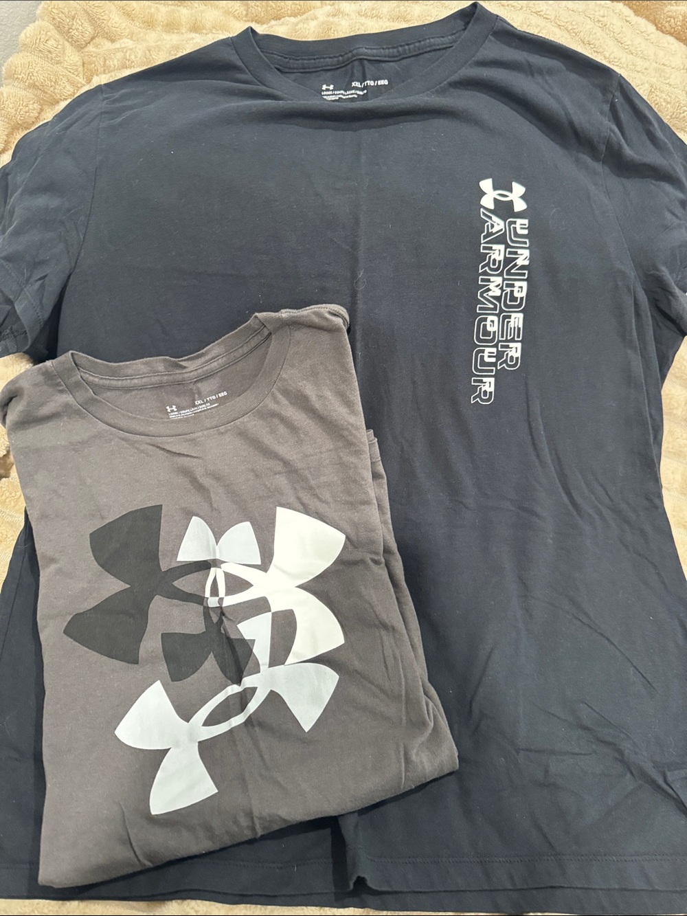 Under Armour women’s Black Logo Tee Bundle
3 total